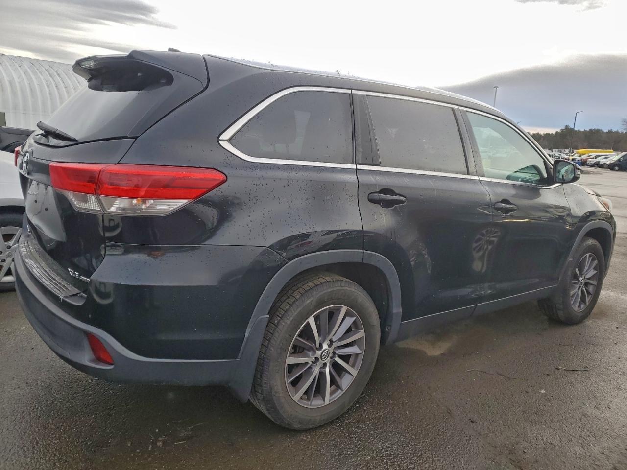 Toyota Highlander Se Image 7