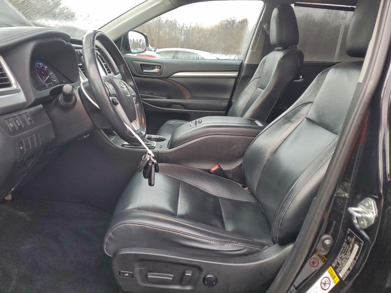 Toyota Highlander Se Image 3