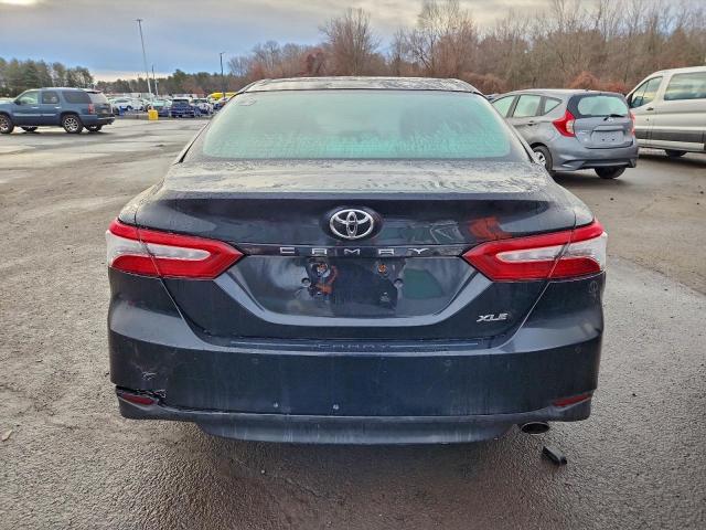 Toyota Camry L Image 10