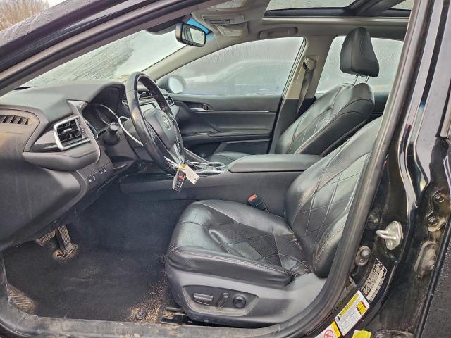 Toyota Camry L Image 8