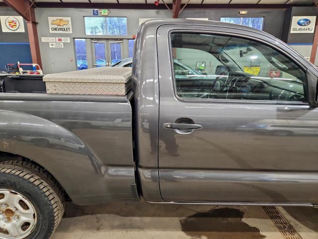 Toyota Tacoma Image 9