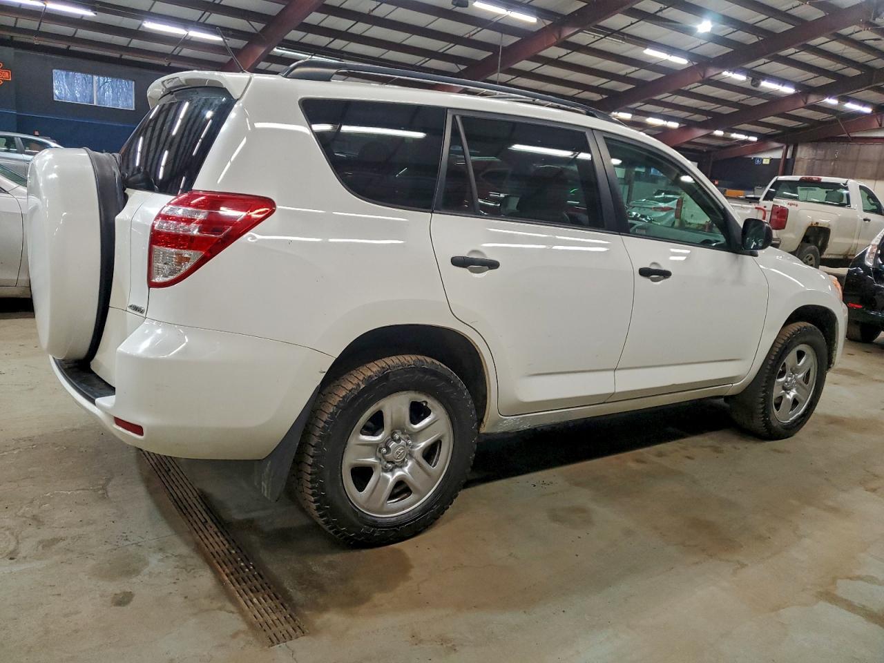 Toyota RAV4 Image 3