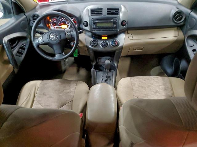 Toyota RAV4 Image 11