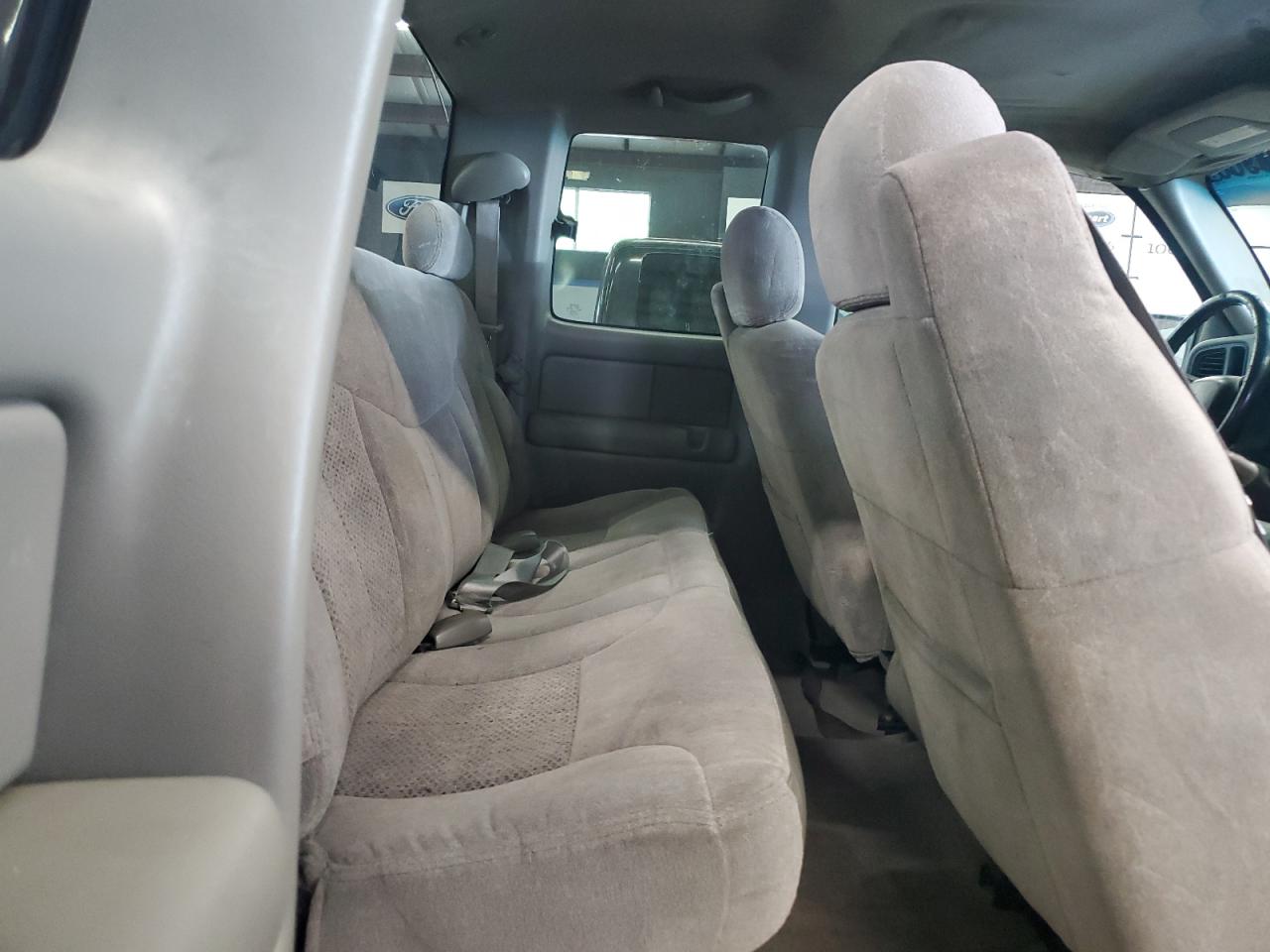 Chevrolet Silverado C1500 Image 10