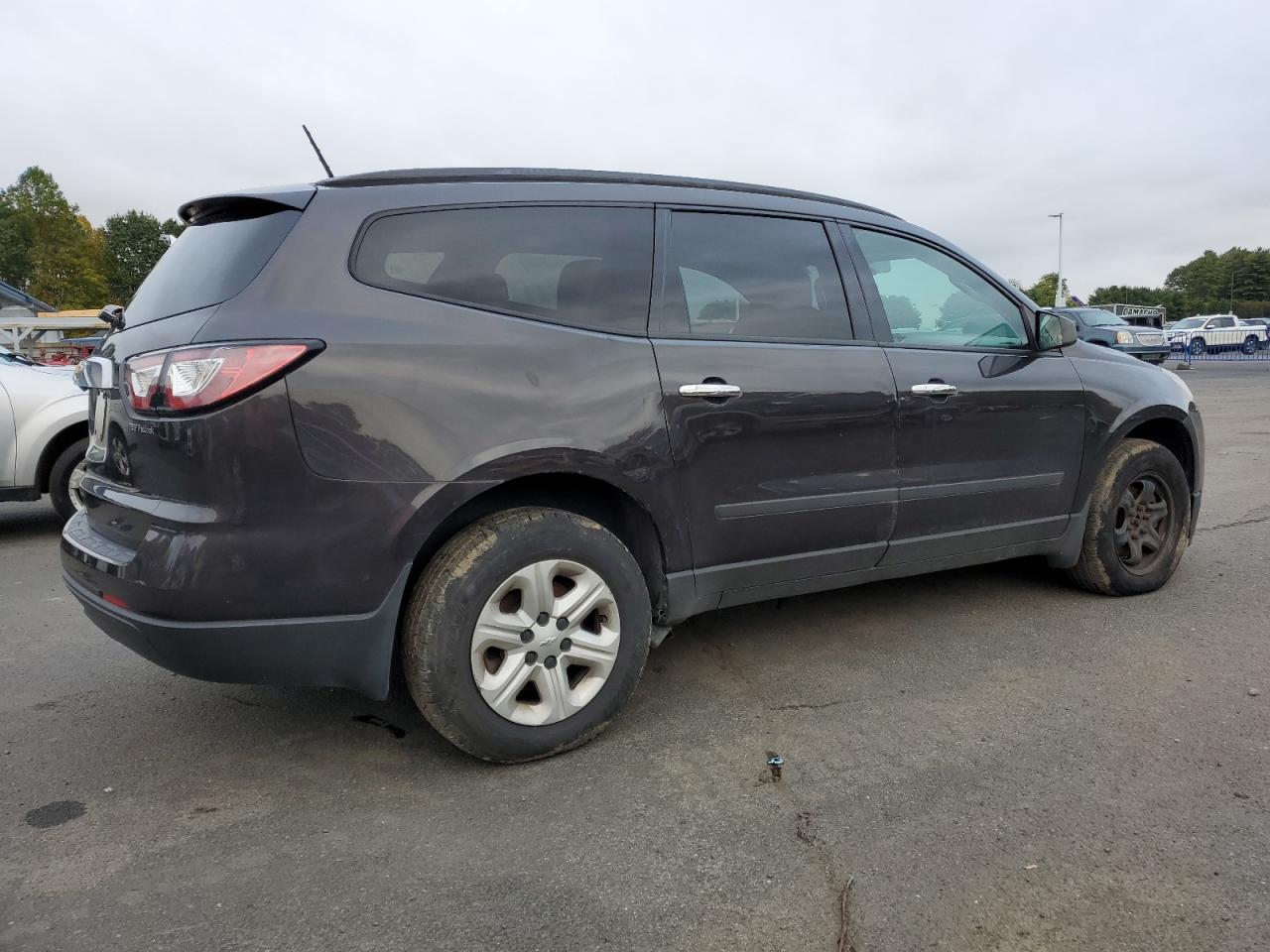 Chev Traverse Ls Image 2